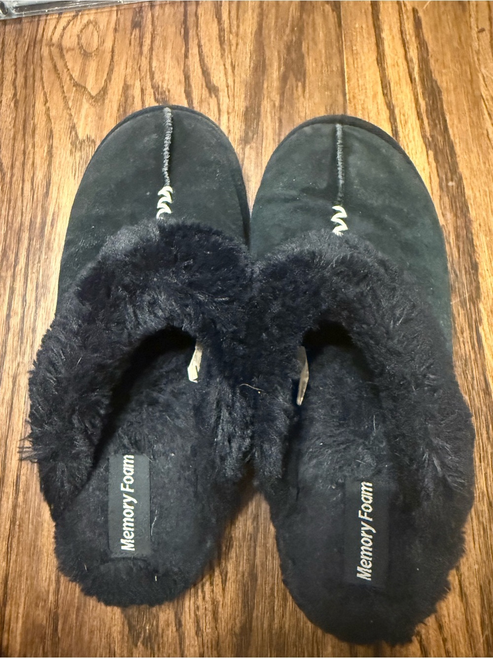 Source Unknown Black Faux Fur Memory Foam Women's Slip-On Slippers
